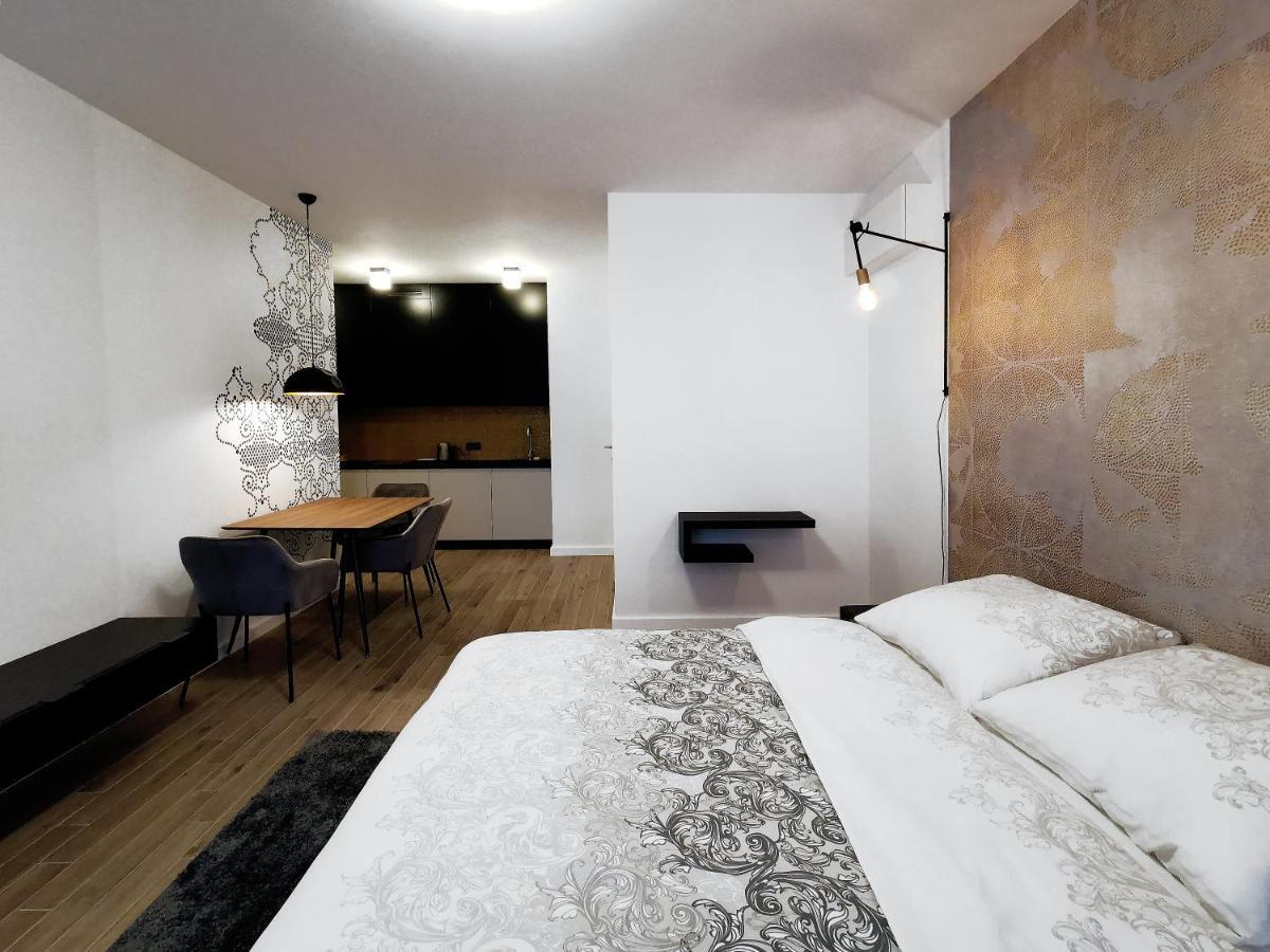 Come&Stay Apartments Wola Warschau Buitenkant foto