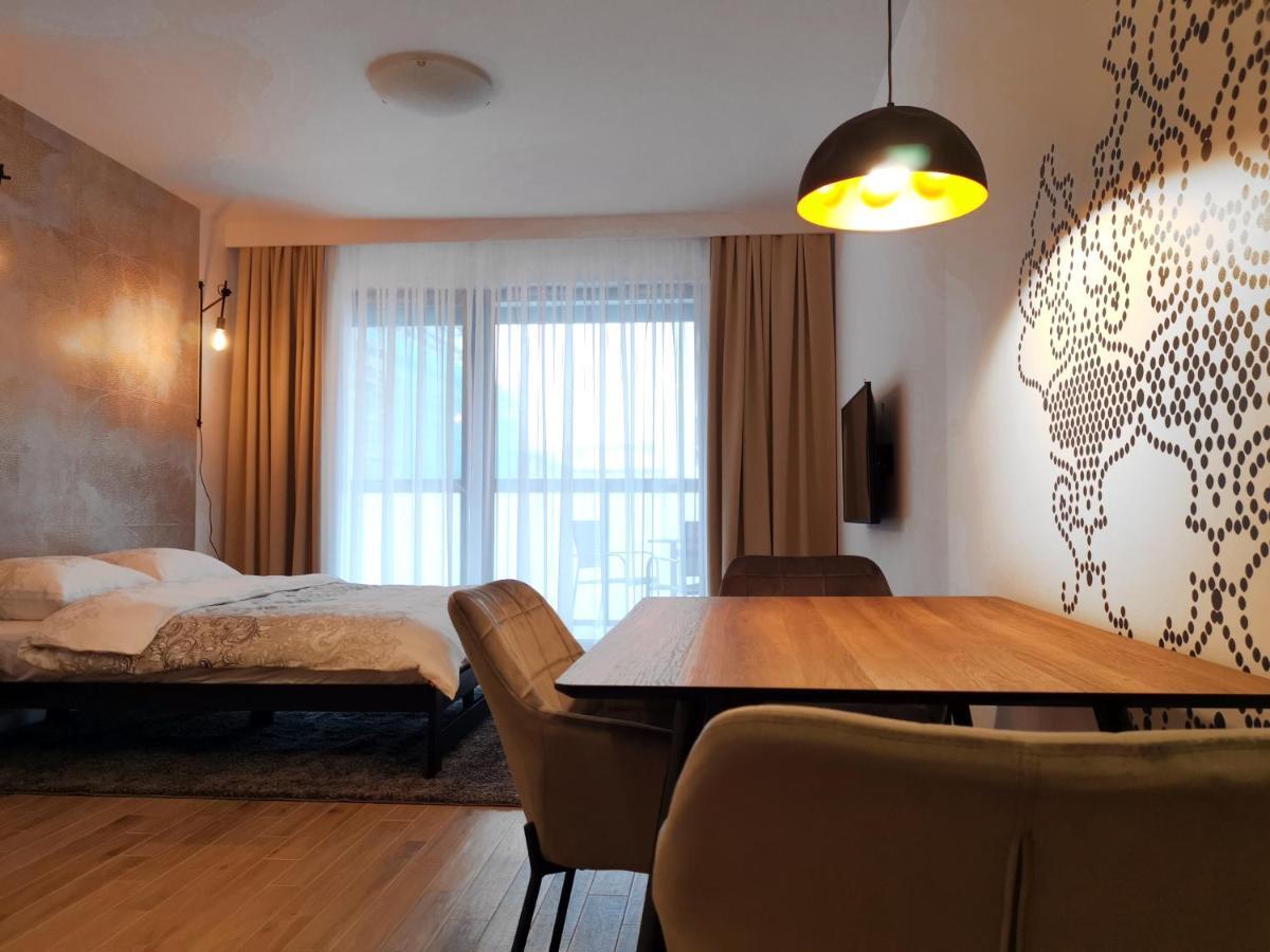 Come&Stay Apartments Wola Warschau Buitenkant foto