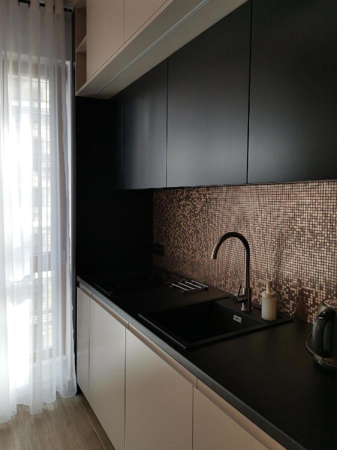 Come&Stay Apartments Wola Warschau Buitenkant foto