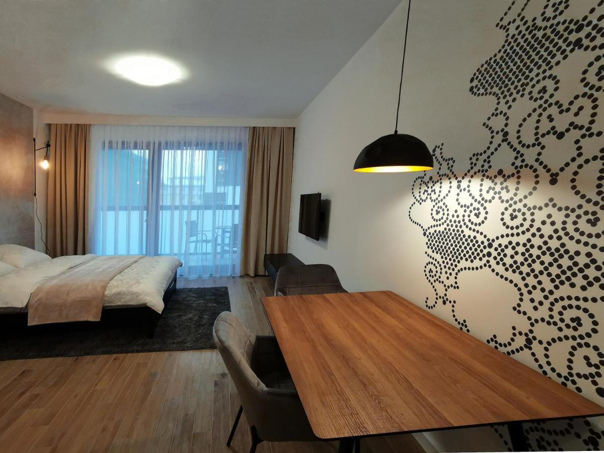 Come&Stay Apartments Wola Warschau Buitenkant foto