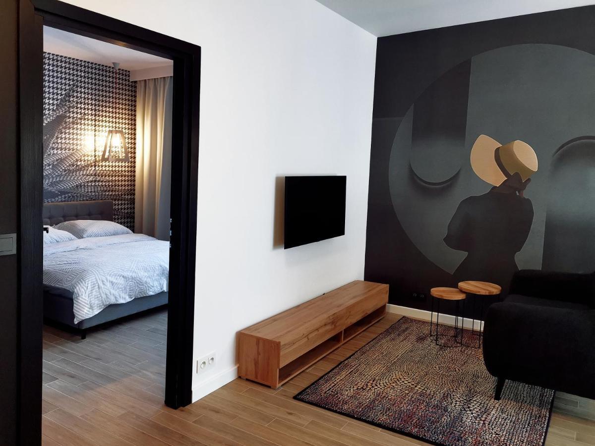 Come&Stay Apartments Wola Warschau Buitenkant foto