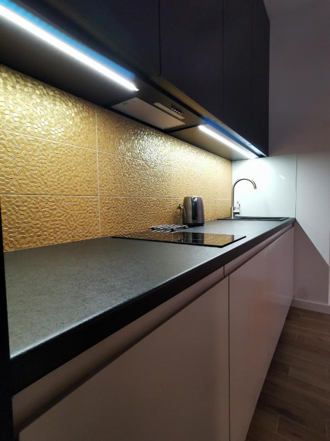 Come&Stay Apartments Wola Warschau Buitenkant foto